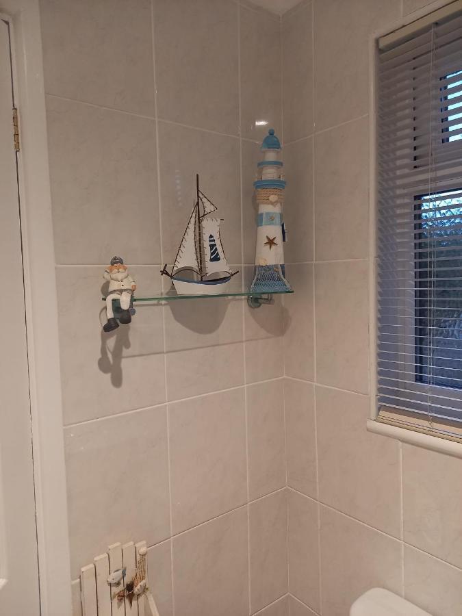 Self Contained Garden Annexe In Apartment *