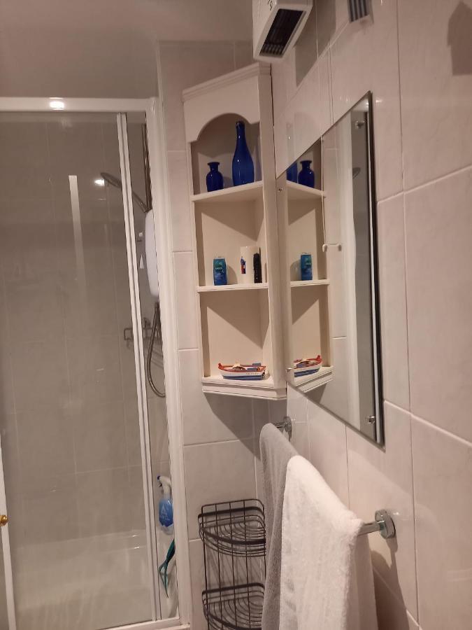 Self Contained Garden Annexe In Apartment *