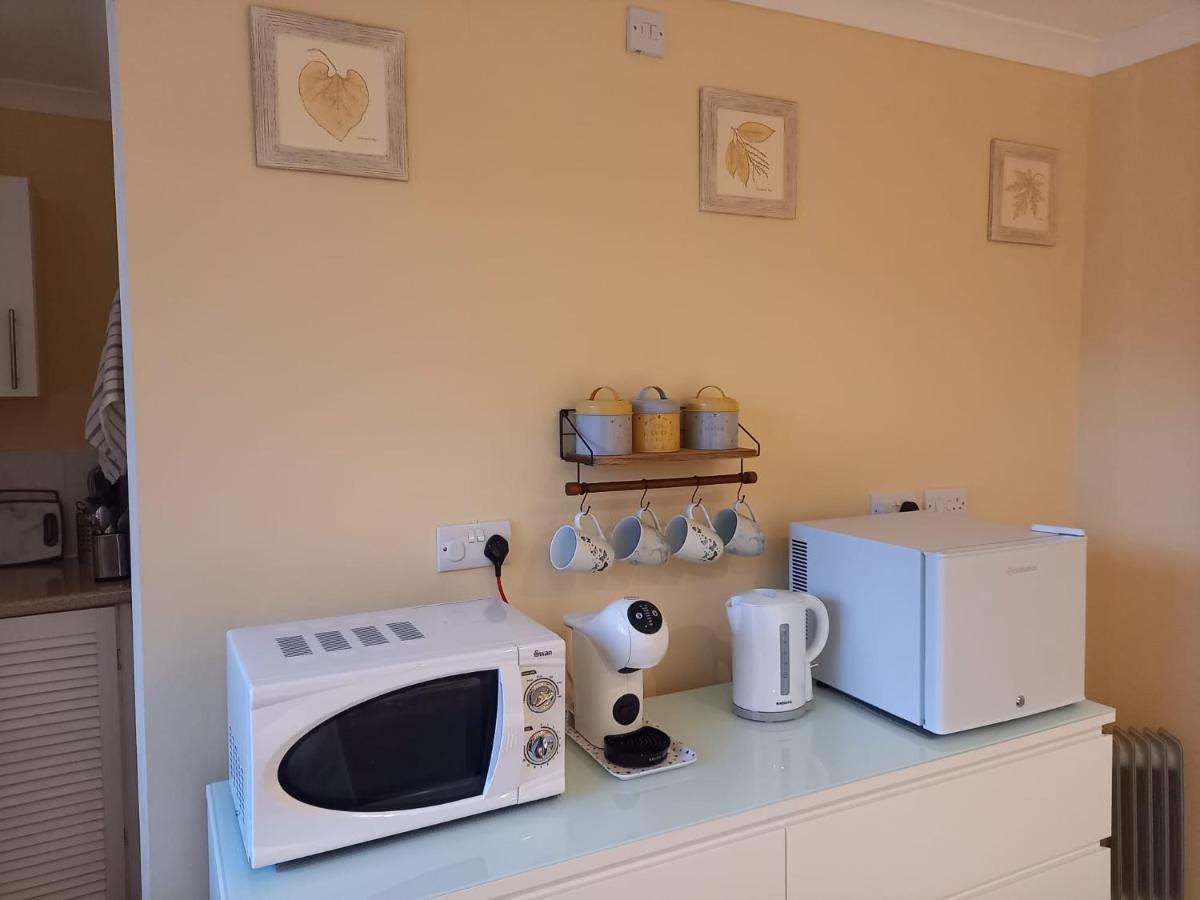 Self Contained Garden Annexe In Apartment *